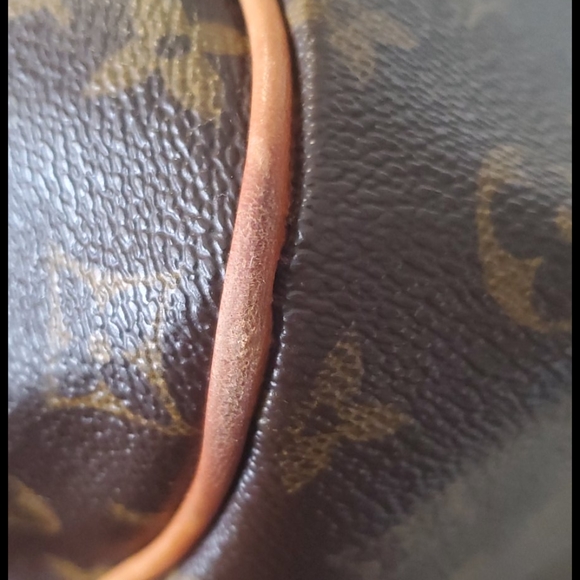 Louis Vuitton Montorgueil GM Handbag - Picture 10 of 16